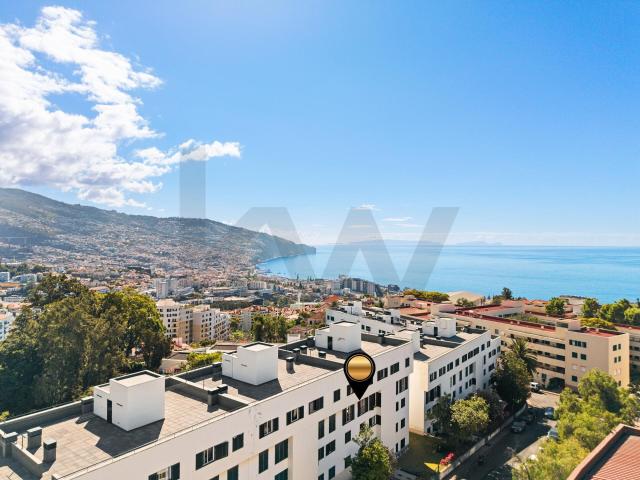 T3 com Vista Mar | Condomínio Fechado | 2 Lugares de Garagem. 91m² São Martinho