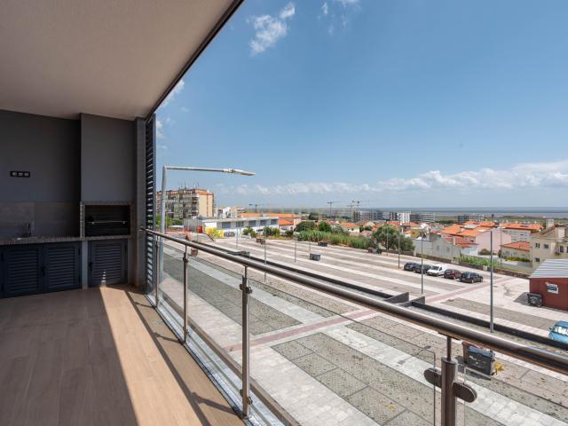 T3 com vista rio, box para 4 carros | Póvoa de Santa Iria