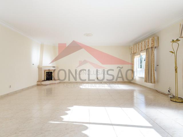 T3 com Vista Rio, Varandas e Excelente Localização na Póvoa de Santa Iria