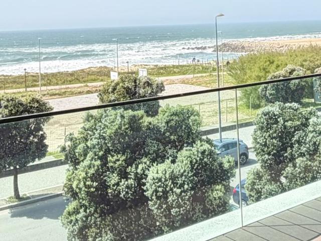 T3 Condominio de Luxo em frente ao mar