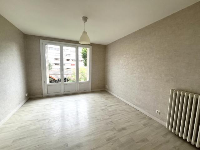 T3 Clermont Ferrand T2 à Chamalières proche de l'IUFM T1bis résidence GALAXIE boulevard Berthelot