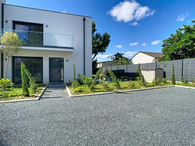 T3 – CLIMATISE – 84 m2 – 69250 – NEUVILLE SUR SAONE