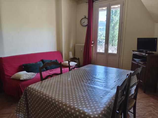 T3 de 57 m2 avec balcon et magnifique vue panoramique sur les montagnes