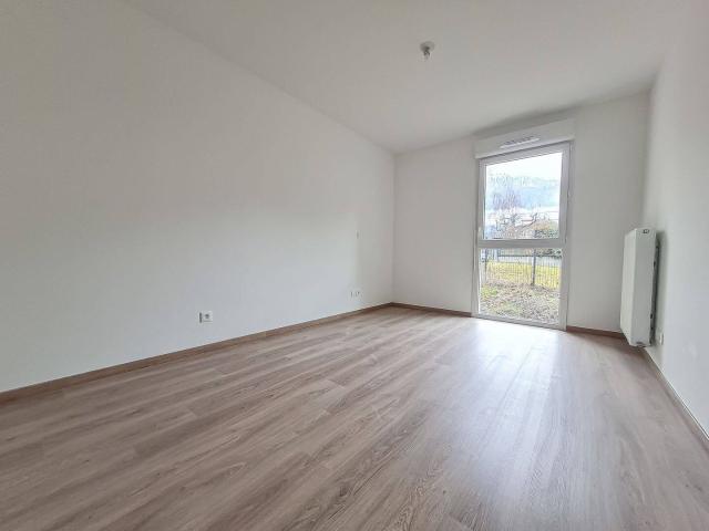 T3 DE 66 M² A LOUER BALCON + PLACE DE PARKING EN S/SOL NOUVE