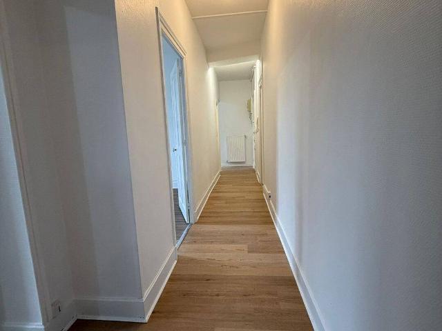 T3 de 66m2, hauts plafonds, cheminée, 5min gare TER