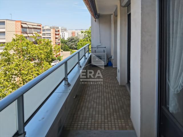 T3 de 73m2 en dernier étage avec balcon et vue dégagée