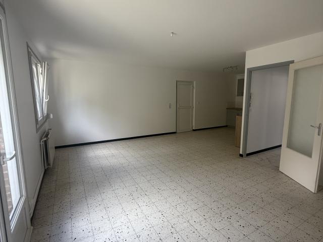 T3 DE 70M2 STE CATHERINE PROCHE MAIRIE ET COMMODITES + GRANDE TERRASSE
