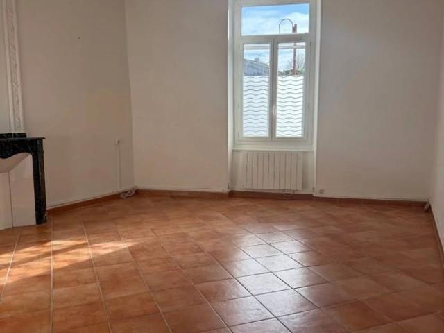 T3 de 77m² en RDC surélevé