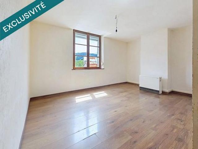 T3 de 75 m² avec jardin privatif, parking, garage et cave