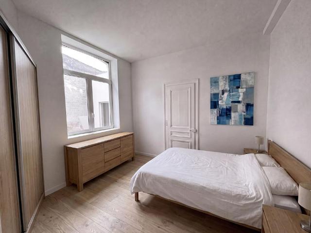 A LOUER – T3 de 76 m2 avec mise à disposition du mobilier, Rue Nationale – LILLE CENTRE réf 6154