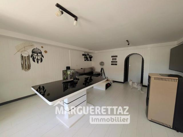 T3 de 79m² avec garage et place de parking VOUGY