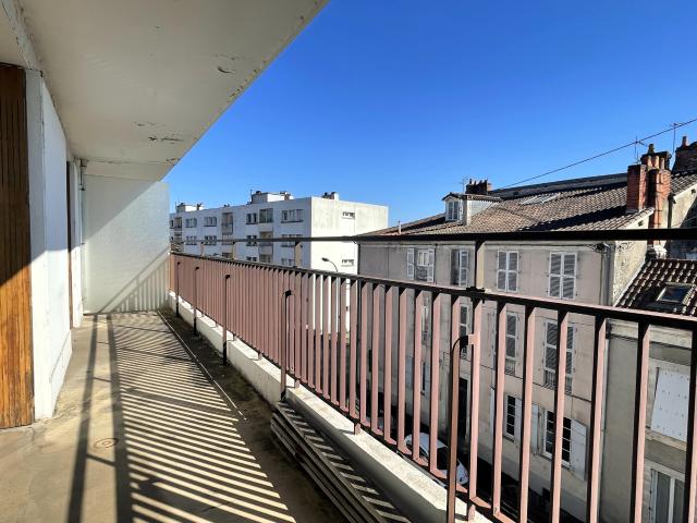 T3 de 95 m2 en plein cœur de Périgueux, résidence sécurisée avec ascenseur et gardien