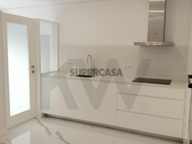 T3 de Luxo na Avenida da Boavista: Design Moderno e Conforto Absoluto
