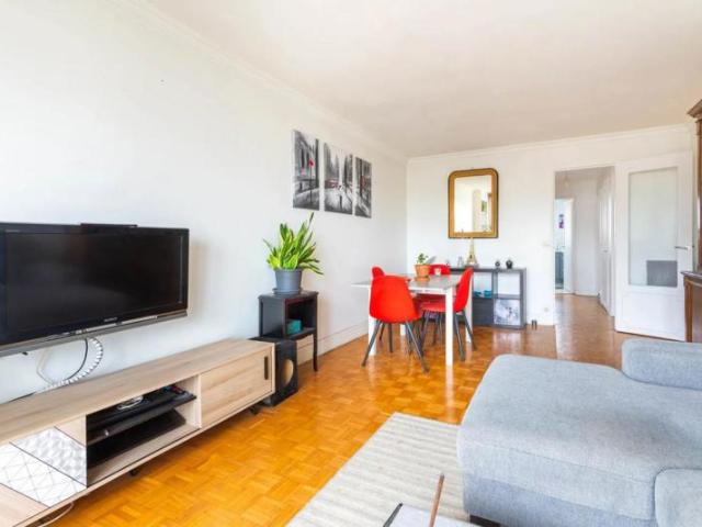 T3 dernier étage de 65 m² avec parking, ascenseur, gardien, cave