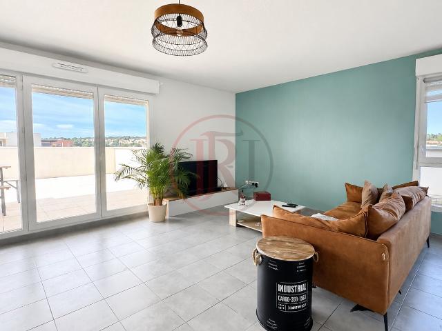 PIGNAN Superbe T3 de 74 m2 avec terrasse de 45 m2 et parking en sous sol