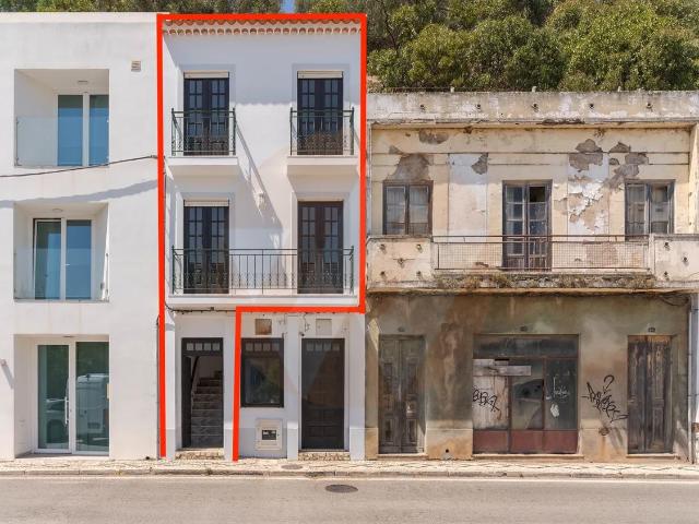 T3 Duplex com Terraços no Coração de Aljezur
