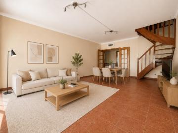 T3 Duplex em Condomínio Privado com Piscina | Carregado