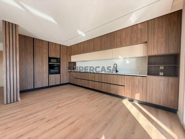 T3 Duplex em Construção com Garagem Dupla