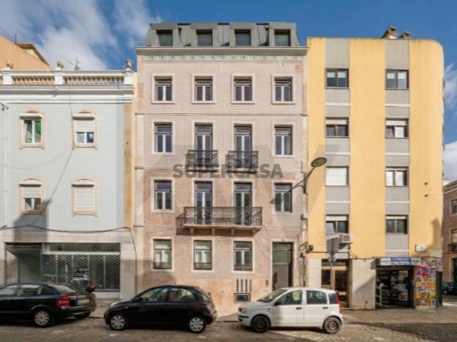 T3 Duplex em Edifício Elegante e Contemporâneo