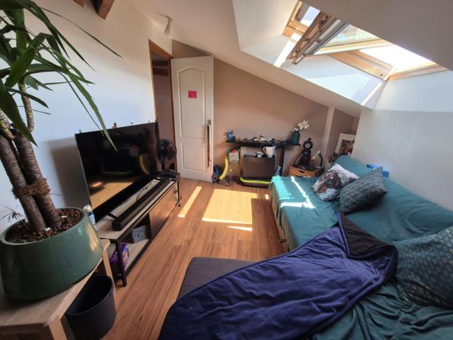T3 Duplex lumineux avec espace bureau – Faibles charges – Centre ville