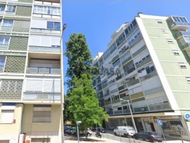 Apartamento T3 Totalmente Remodelado em Benfica Lisboa
