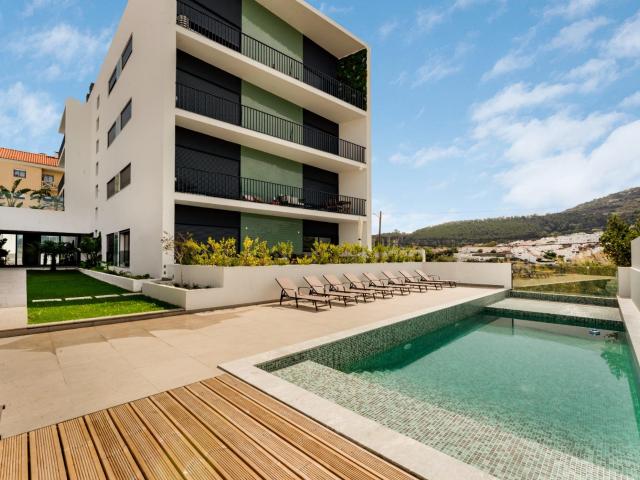 T3 em Condomínio Novo com Piscina, Ginásio e Garagem em Loures