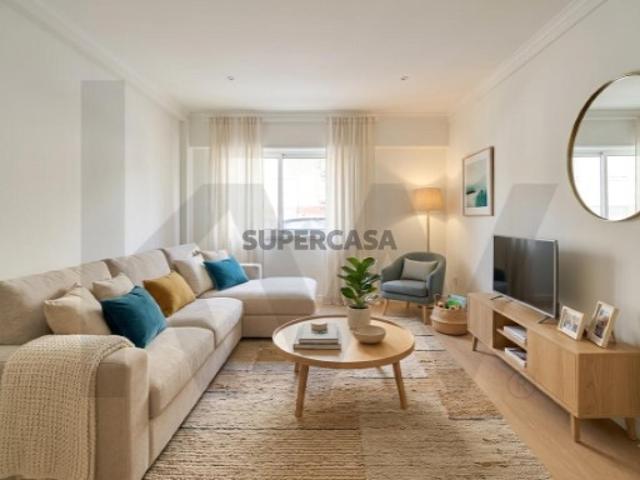 T3 em Odivelas a Um Passo de Tudo | Remodelado, Luminoso e Bem Localizado