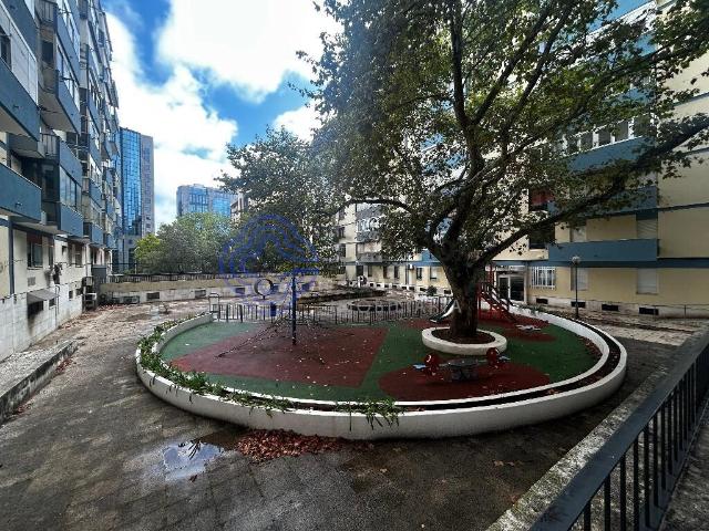T3 em Remodelação Total c/ Suíte, Varandas e Elevador em São. 91m² São Domingos De Benfica