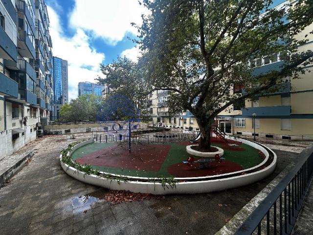 T3 em Remodelação Total c/ Suíte, Varandas e Elevador em São Domingos de Benfica Rua doa Soeiros