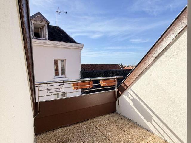 T3 EN DUXPLEX DE 65M² AVEC CAVE, BALCON ET PLACE DE PARKING