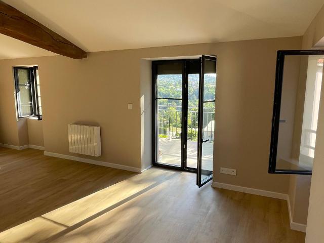 T3 en plein centre de Saint Didier au Mont d'Or – Terrasse – Refait à neuf – 1ère location