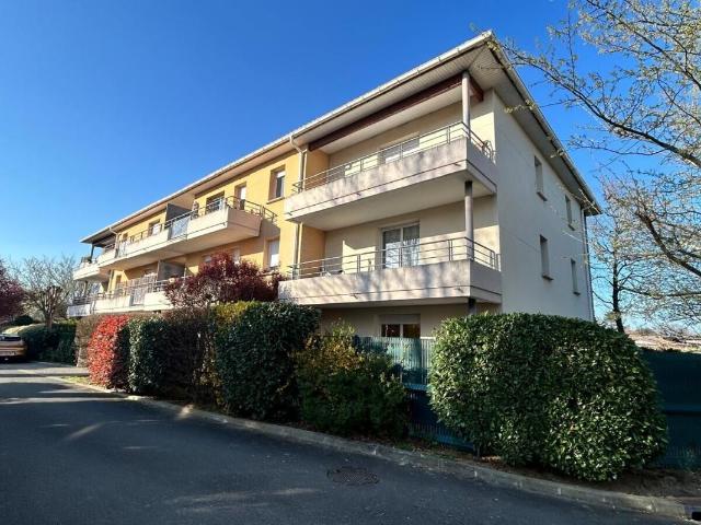 T3 en résidence sécurisée avec piscine – Montbeton – Vendu loué – 2 places de parking