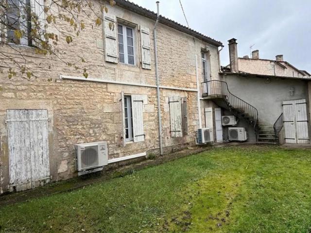 T3 esprit maison avec jardin et garage – 44 000 – Garat / secteur Angoulême