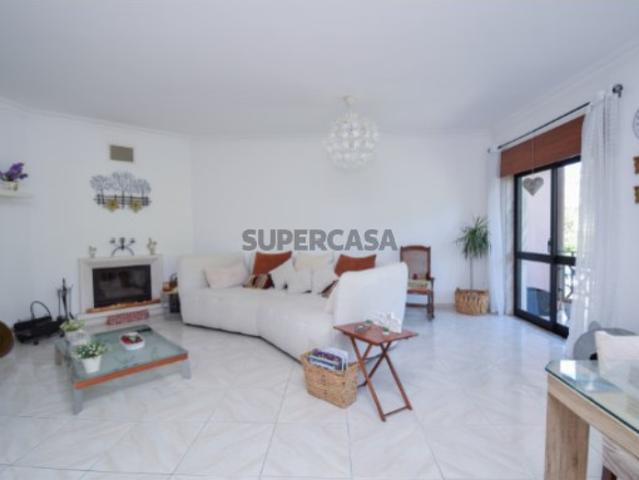 T3 Exclusivo em Belas com Vista Serra de Sintra