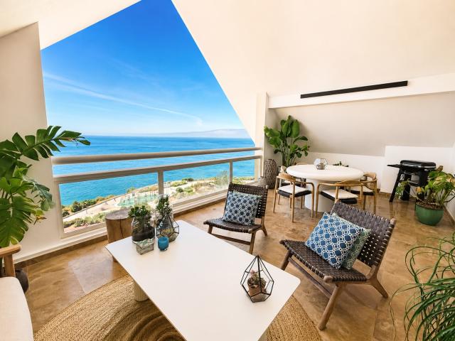 T3 Frente Mar na Guia em Cascais! Ultimo andar!