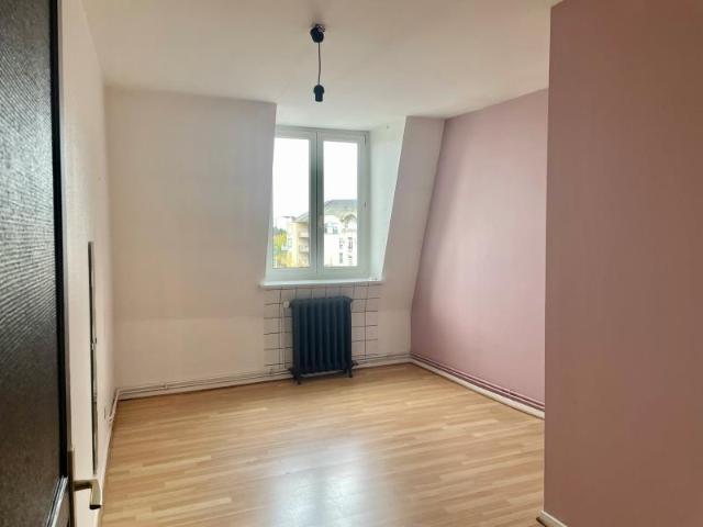 T3 IMMEUBLE BOURGEOIS ARMENTIERES 3 pièce s 105.6 m2