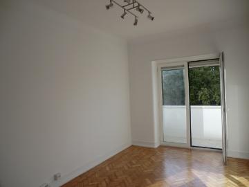 T3 junto à casa da Moeda