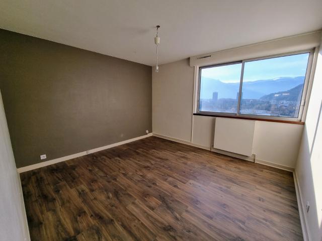 t3 la tronche 77m² avec terrasse