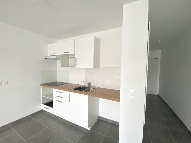 t3 lormont balcon + parking