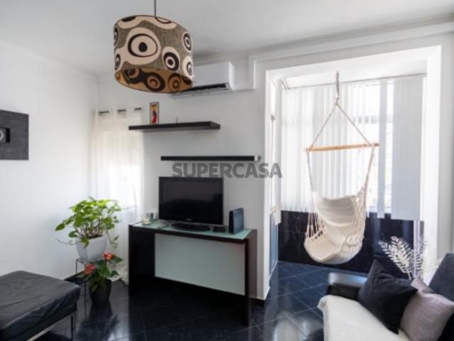 Apartamento T3 Luminoso com 90m2 | Amora