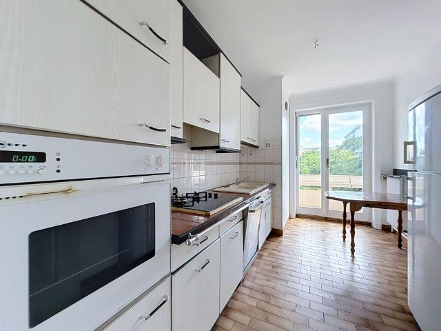 T3 Lumineux 94 m² avec balcons deux chambres, cave et parking