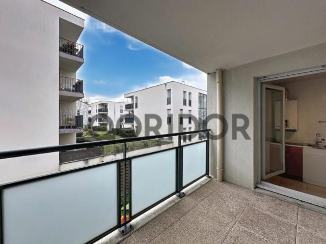 T3 LUMINEUX – 2 CHAMBRES – 2 BALCONS – GARAGE – MEYZIEU