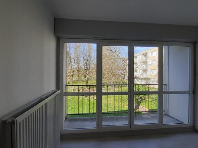 T3 LUMINEUX AVEC BALCON