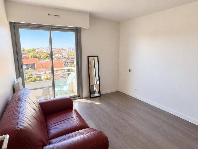 T3 lumineux avec balcon et triple exposition