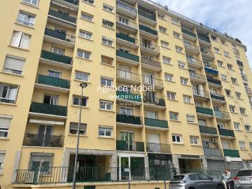 T3 lumineux avec balcon, garage et gardien À deux pas de l
