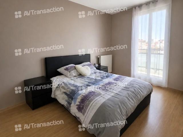 T3 lumineux avec grande terrasse – 2 chambres et garage fermé