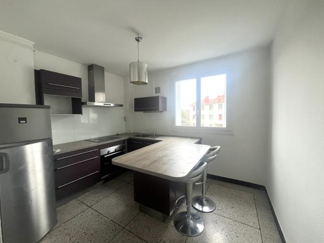 T3 lumineux de 78 m² à 795€, chauffage compris T3 Clermont Ferrand T2 à Chamalières proche de l'IUFM