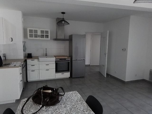 T3 meublé 3ème étage + Loggia, Oullins