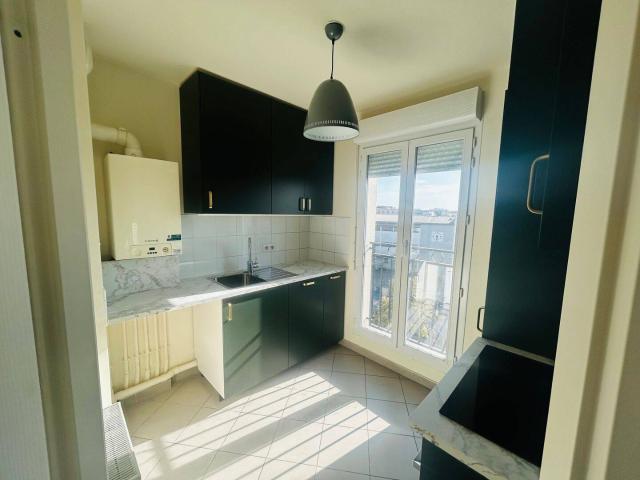 T3 MEUBLÉ 66 m² – CHARENTONNEAU – MÉTRO LIGNE 8 AU PIED DE L’IMMEUBLE – PARKING