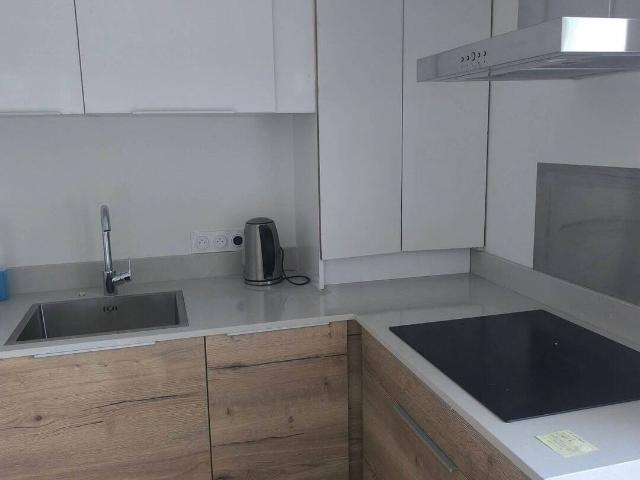 T3 MEUBLE 66M2 VIDE POSSIBLE AVEC TERRASSE EN REZ, 2 PLACES DE PARKING ET GRANDE CAVE !